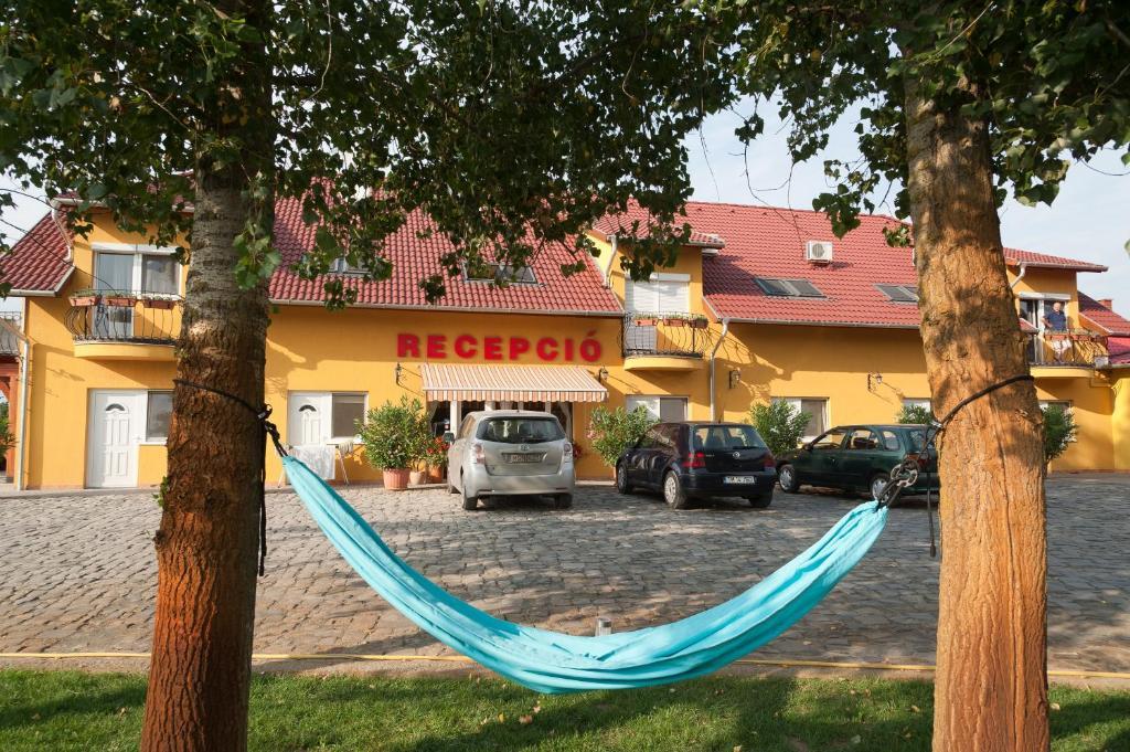 Autoscsarda Es Panzio Hotel มาโค ภายนอก รูปภาพ